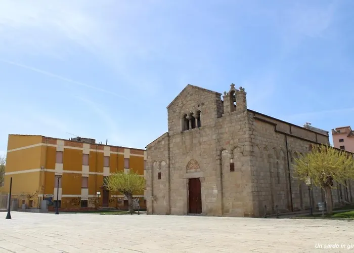 招待所 Lungomare 4*